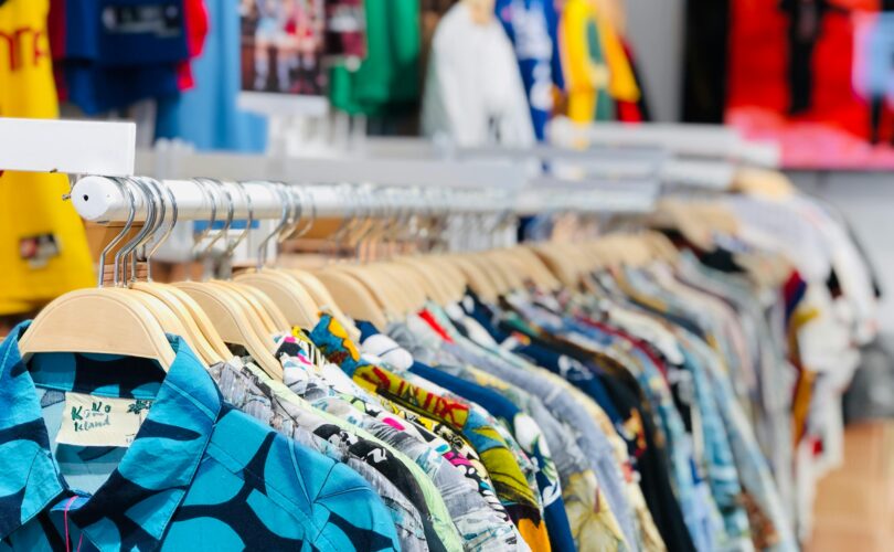 Moda z drugiej ręki w Trzebnicy – trend, który zyskuje na popularności